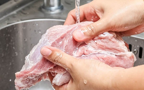 To ensure the safety and hygiene of poultry, livestock, and fish, you should wash them with alkaline ion water