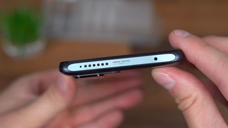 Cạnh trên của Xiaomi 11T Pro 5G. Cạnh trên của Xiaomi 11T Pro 5G.