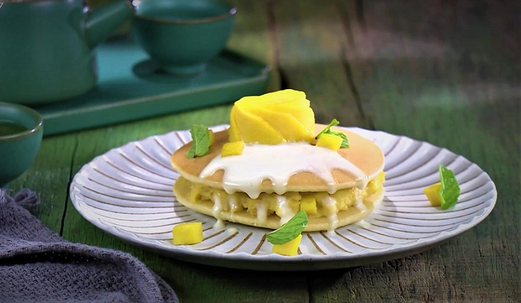 Cách làm Pancake đậu xanh cốt dừa thơm ngon dễ làm tại nhà