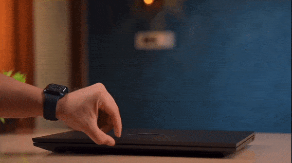 Bản lề của HP Victus 16 được hoàn thiện ở mức tương đối ổn. Nguồn: Tech Unboxing. Bản lề của HP Victus 16 được hoàn thiện ở mức tương đối ổn. Nguồn: Tech Unboxing.