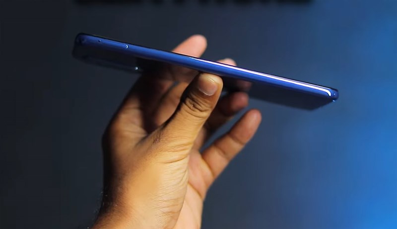 Cạnh trái của Samsung Galaxy M52 5G