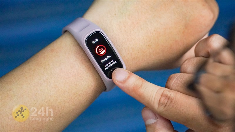 TOP 10 smartwatch, smartband bán chạy nhất tháng 9 tại TGDĐ. Góp mặt đủ các 'siêu phẩm' từ giá rẻ đến cao cấp, nên mua ngay!