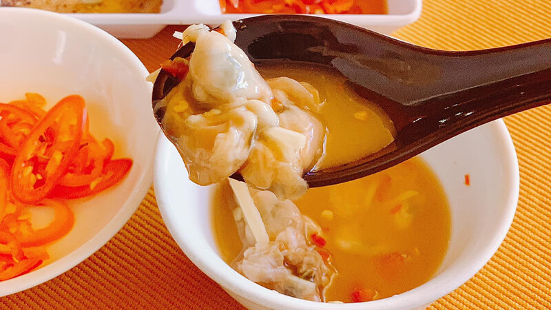 How to make delicious oyster sauce, a specialty of Con Dao