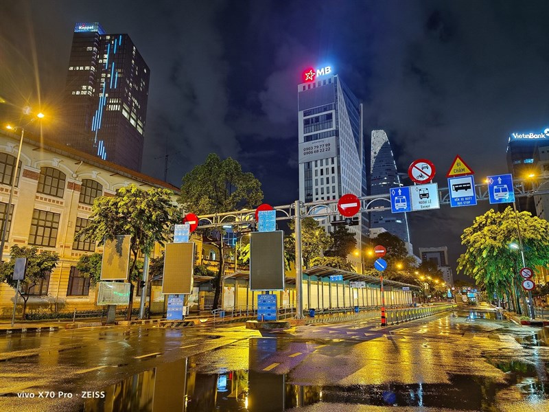 Ảnh chụp thiếu sáng từ camera của Vivo X70 Pro. Ảnh chụp thiếu sáng từ camera của Vivo X70 Pro.
