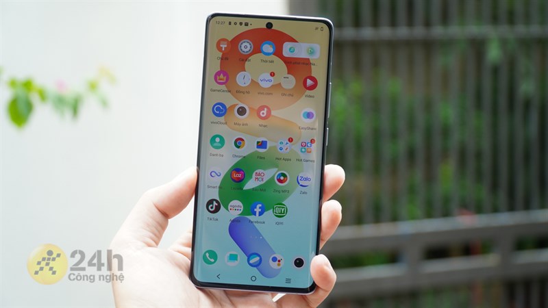 Với viên pin 4.450 mAh Vivo X70 Pro mang đến cho chúng ta thời gian chiến game tầm 5-6 tiếng hơn