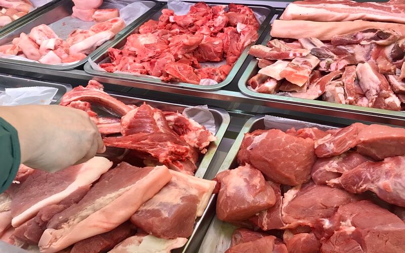 Hãy đặt các loại thịt và hải sản vào ngăn đông tủ lạnh càng sớm càng tốt