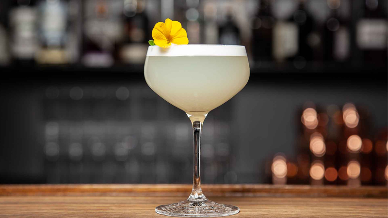 Hướng dẫn cách pha chế cocktail White lady – Quý bà trắng