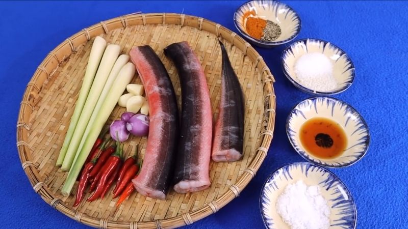 Các nguyên liệu cần thiết cho món lươn kho sả ớt