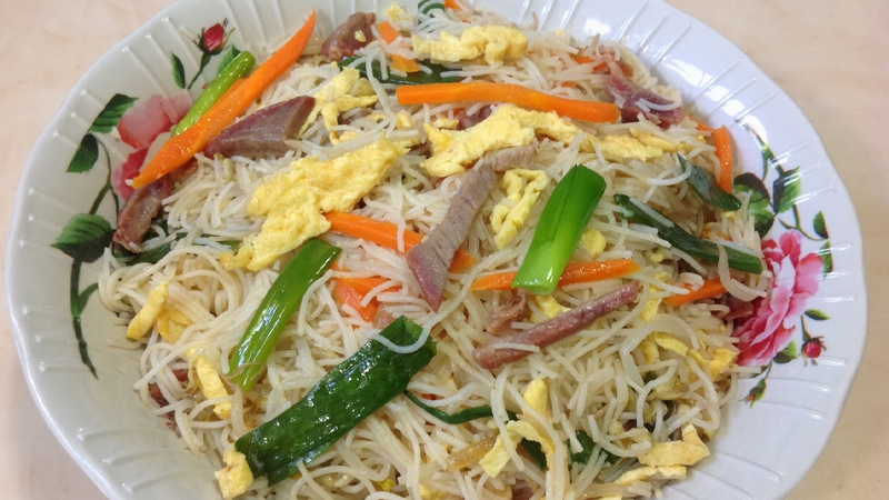 Bún xào trứng