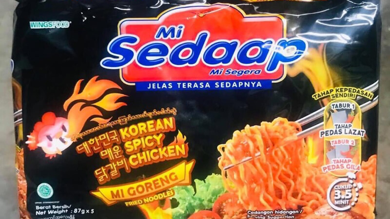Mì trộn Sedaap vị gà cay