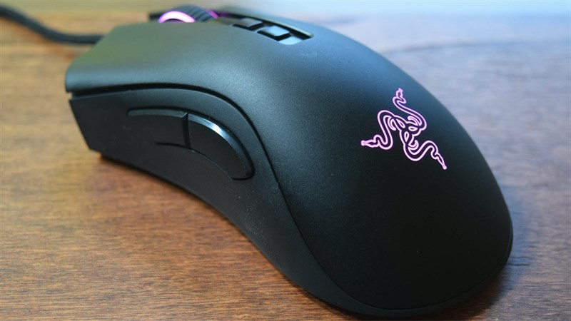 Razer DeathAdder V2 là một con chuột không tiếng ồn có dây, có độ yên tĩnh cao. Razer DeathAdder V2 là một con chuột không tiếng ồn có dây, có độ yên tĩnh cao.