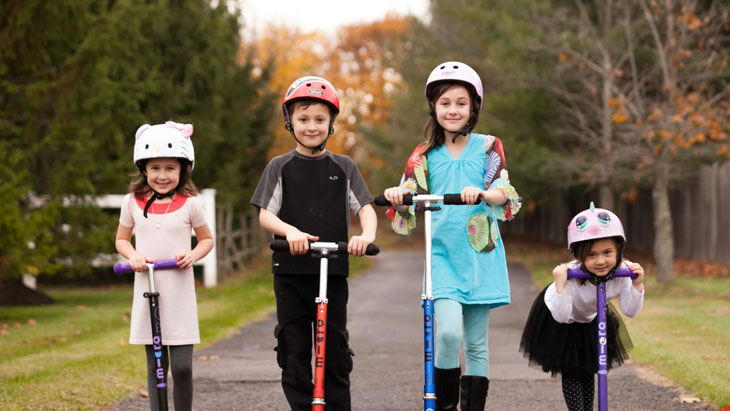 Chi tiết cách sử dụng xe trượt Scooter an toàn cho bé > Trang bị đồ bảo hộ