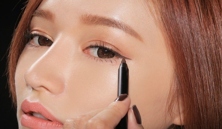 Mẹo kẻ eyeliner đơn giản, nàng mới bắt đầu cũng không sợ lem