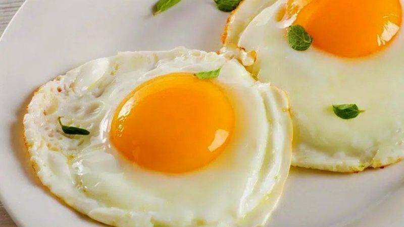 Ăn trứng ốp la không gây béo