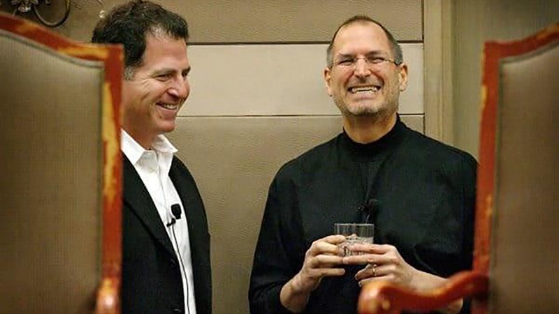 Steve Jobs và Michael Dell (bên trái)