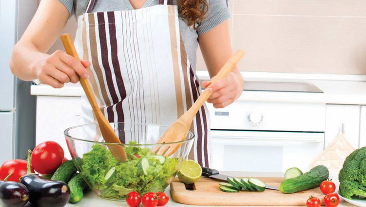 Prepare a family meal on mother's birthday Prepare a family meal on mother's birthday