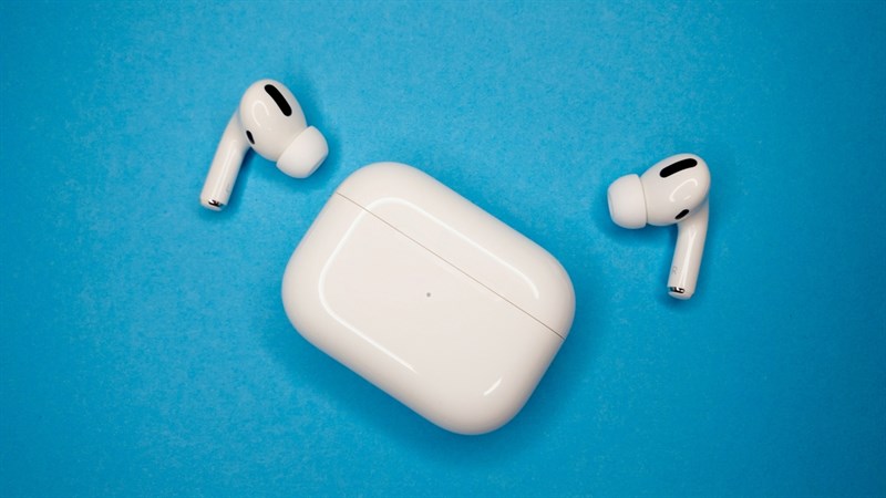 AirPods Pro được trang bị sạc không dây MagSafe