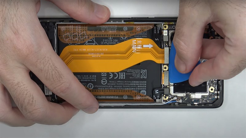 Xiaomi 11T Pro lộ video tháo rời tiết lộ nhiều điểm đặc biệt bên trong Xiaomi 11T Pro lộ video tháo rời tiết lộ nhiều điểm đặc biệt bên trong