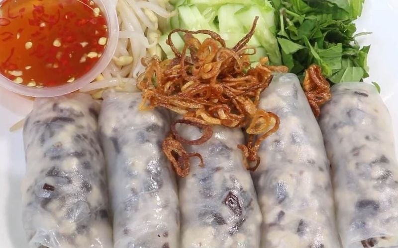 Không nên ăn bánh cuốn quá nhiều và quá thường xuyên