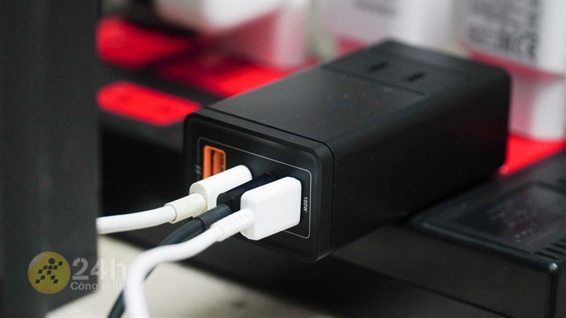 HyperJuice Stackable GaN 100W HyperJuice Stackable GaN 100W