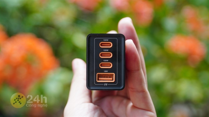 HyperJuice Stackable GaN 100W HyperJuice Stackable GaN 100W