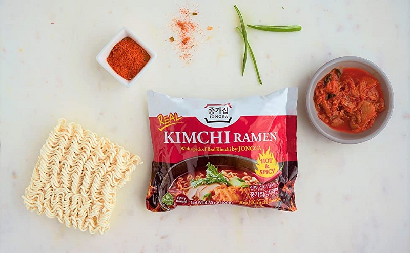 Mì Jongga kim chi ramen gói (122gr) - Cay nồng hấp dẫn