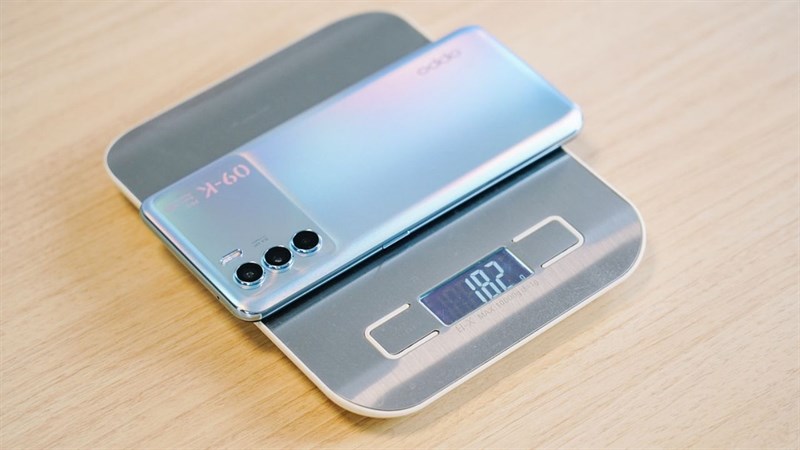 Cạnh trên của OPPO K9 Pro. Cạnh trên của OPPO K9 Pro.