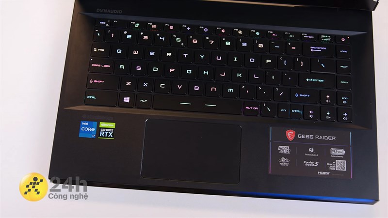 Bàn phím cùng phần TouchPad của MSI GE66 Raider. Bàn phím cùng phần TouchPad của MSI GE66 Raider.