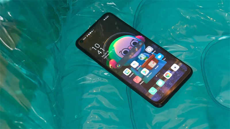 OPPO A54s có mức giá khá cao OPPO A54s có mức giá khá cao