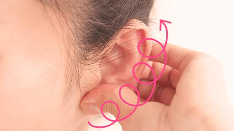 Massage vành tai để giảm ù tai