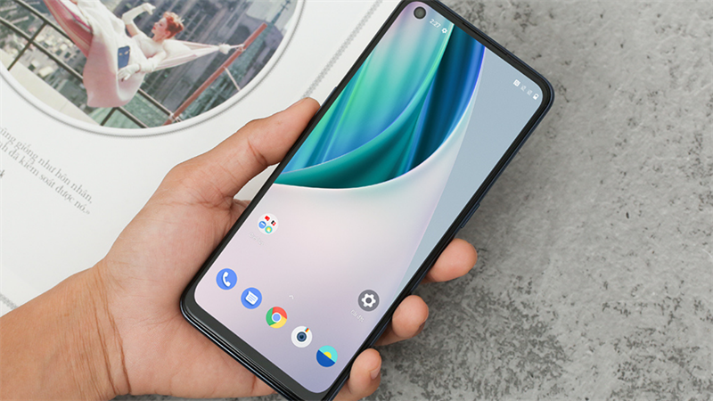 Ngoại hình của OnePlus Nord N10 5G thu hút người dùng bởi thiết kế gọn gàng, trẻ trung.