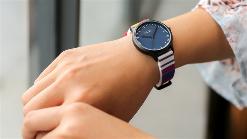 Elio EL026-01 mang kiểu dáng năng động, trẻ trung.