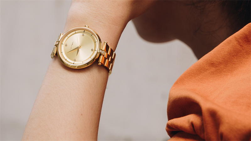 đồng hồ Nữ Korlex KL022-01 mang thiết kế sang trọng, đẳng cấp.