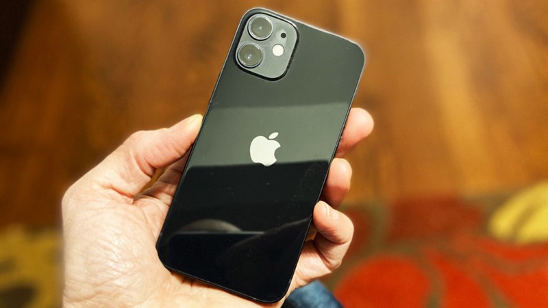 Loạt smartphone có thiết kế mỏng nhẹ đang sale hấp dẫn, chốt đơn liền Loạt smartphone có thiết kế mỏng nhẹ đang sale hấp dẫn, chốt đơn liền