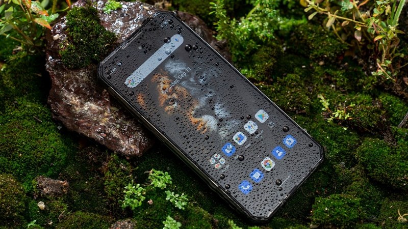 Oukitel WP17 có thiết kế chắc chắn với phần khung được gia cố bằng kim loại và hợp chất giống như cao su Oukitel WP17 có thiết kế chắc chắn với phần khung được gia cố bằng kim loại và hợp chất giống như cao su