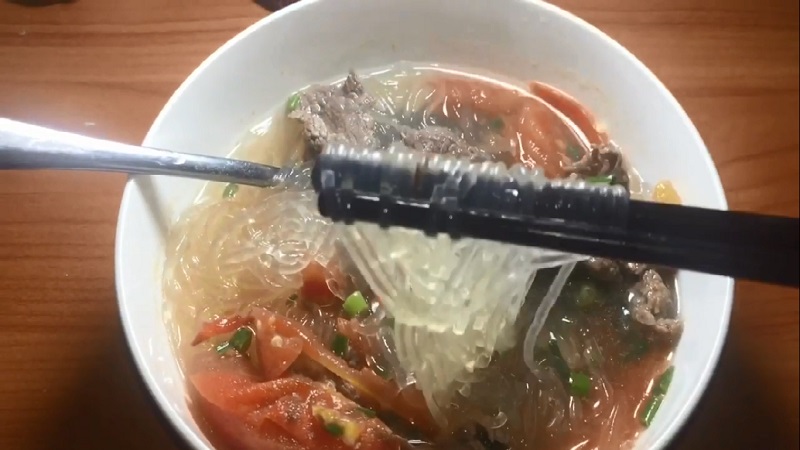 How to make simple and quick tomato beef vermicelli for breakfast