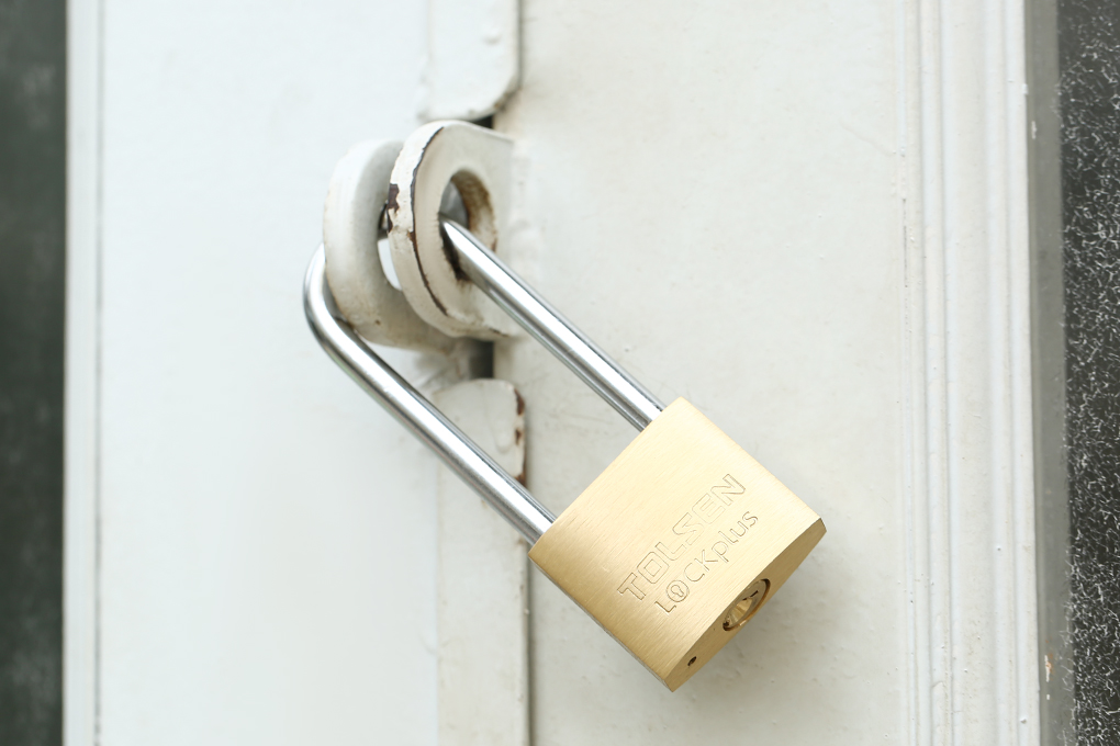 The key and the lock are not secure, so the key is stuck in the lock