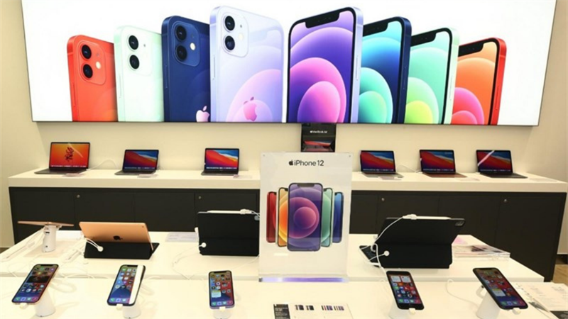 TopZone cho người mua sắm cơ hội trải nghiệm sản phẩm Apple thật ngay tại cửa hàng.