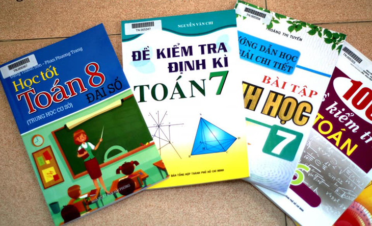 Tặng quà gì cho học sinh cấp 1, cấp 2 và cấp 3 ý nghĩa và phù hợp nhất > Sách tham khảo giúp các bạn học sinh bổ sung thêm nhiều kiến thức mới