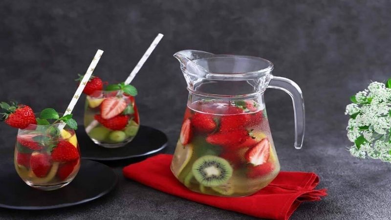 Detox từ dâu tây và kiwi