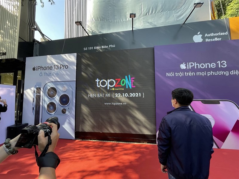 Toàn cảnh sự kiện khai trương chuỗi TopZone và giao iPhone 13 Series