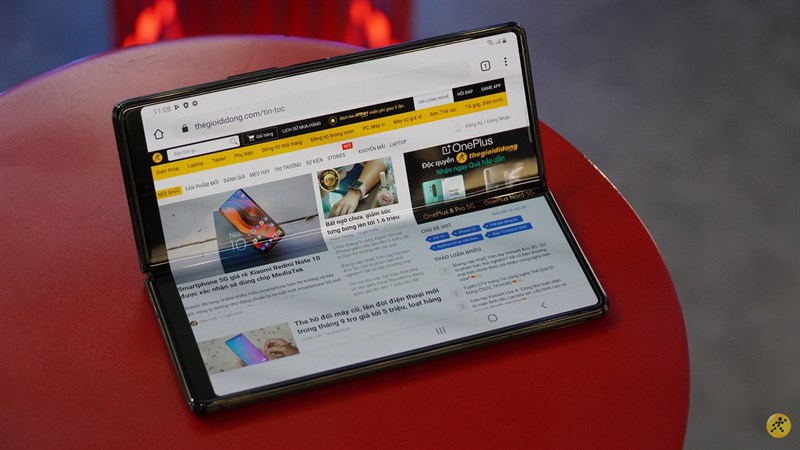 Dễ dàng xem nhiều tin tức cực hay cùng 24h công nghệ trên Galaxy Z Fold2 5G