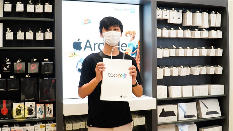 Túi giấy của TopZone dễ thương thực sự.