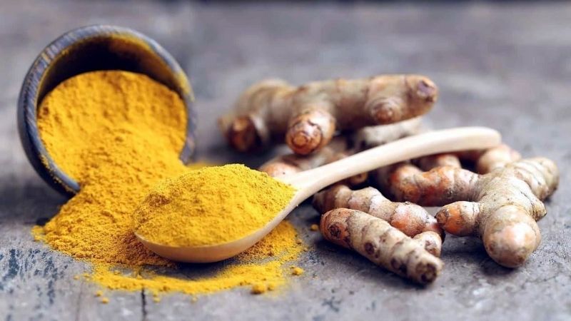 Bột nghệ khi trộn với những nguyên liệu không phù hợp có thể gây ra tác dụng phụ