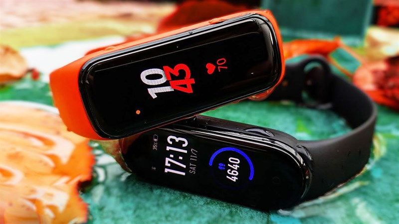 Galaxy Fit 2 và Mi Band 5