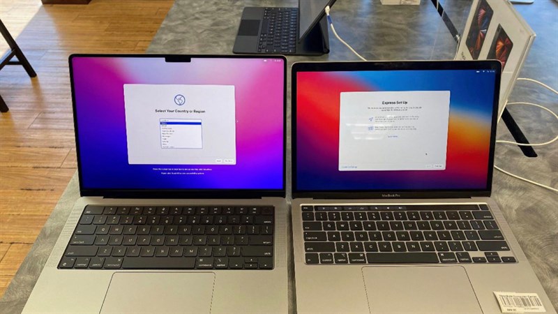 Macbook Pro 2021 lộ ảnh thực tế: Tai thỏ mới lạ, bàn phím liền mạch Macbook Pro 2021 lộ ảnh thực tế: Tai thỏ mới lạ, bàn phím liền mạch