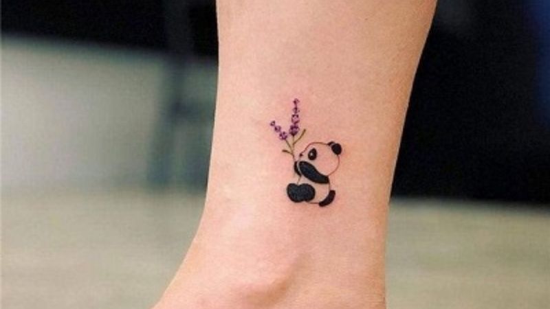 Hình xăm panda nhỏ đại diện cho việc giản dị và đơn giản, ổn định toan và bình yên