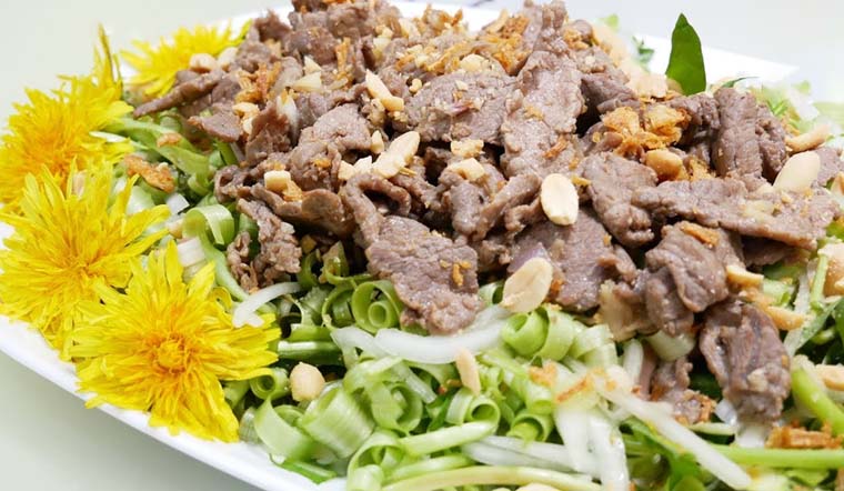 Cách làm salad bồ công anh thịt bò thơm ngon hấp dẫn giàu dinh dưỡng