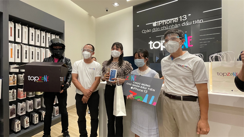 Trải nghiệm của khách mua hàng tại TopZone Trải nghiệm của khách mua hàng tại TopZone