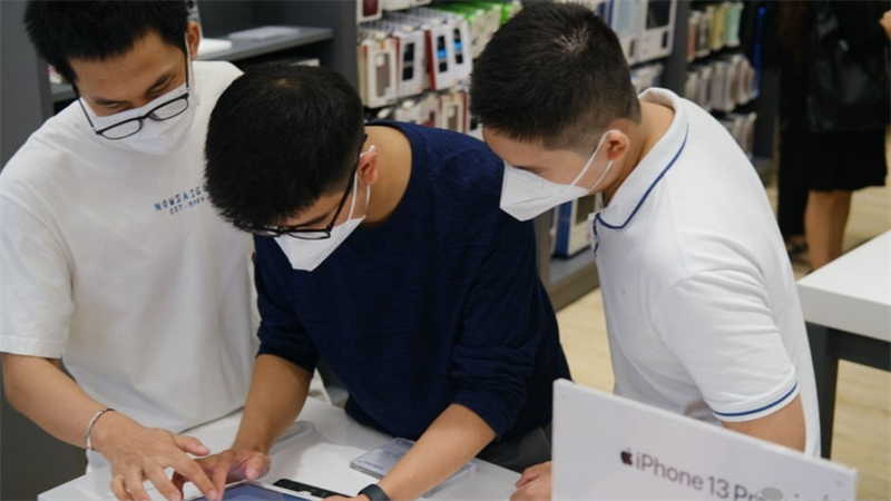 Trải nghiệm của khách mua hàng tại TopZone. Nguồn: VIETBAO.VN, Trải nghiệm của khách mua hàng tại TopZone. Nguồn: VIETBAO.VN.
